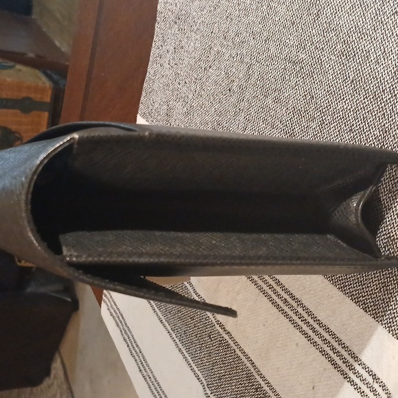 AUTHENTIC LOUIS VUITTON TAIGA SELENGA CLUTCH HAND BAG BLACK LEATHER - Picture 4 of 16